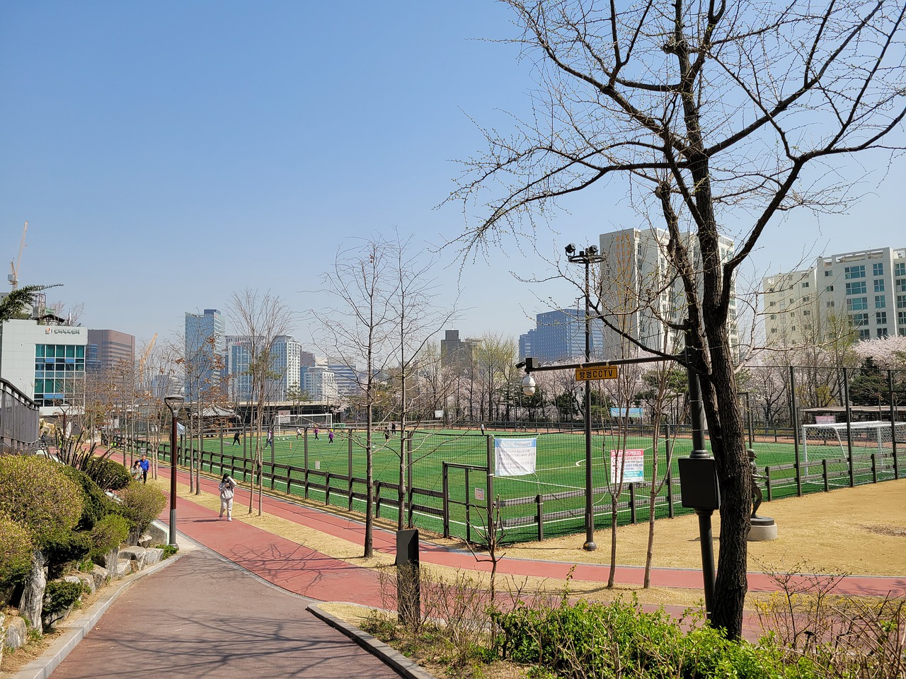 当地政府采